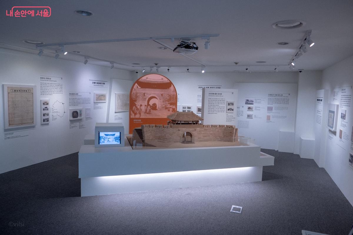 박물관 2층에서는 하반기 기획전이 진행되고 있다