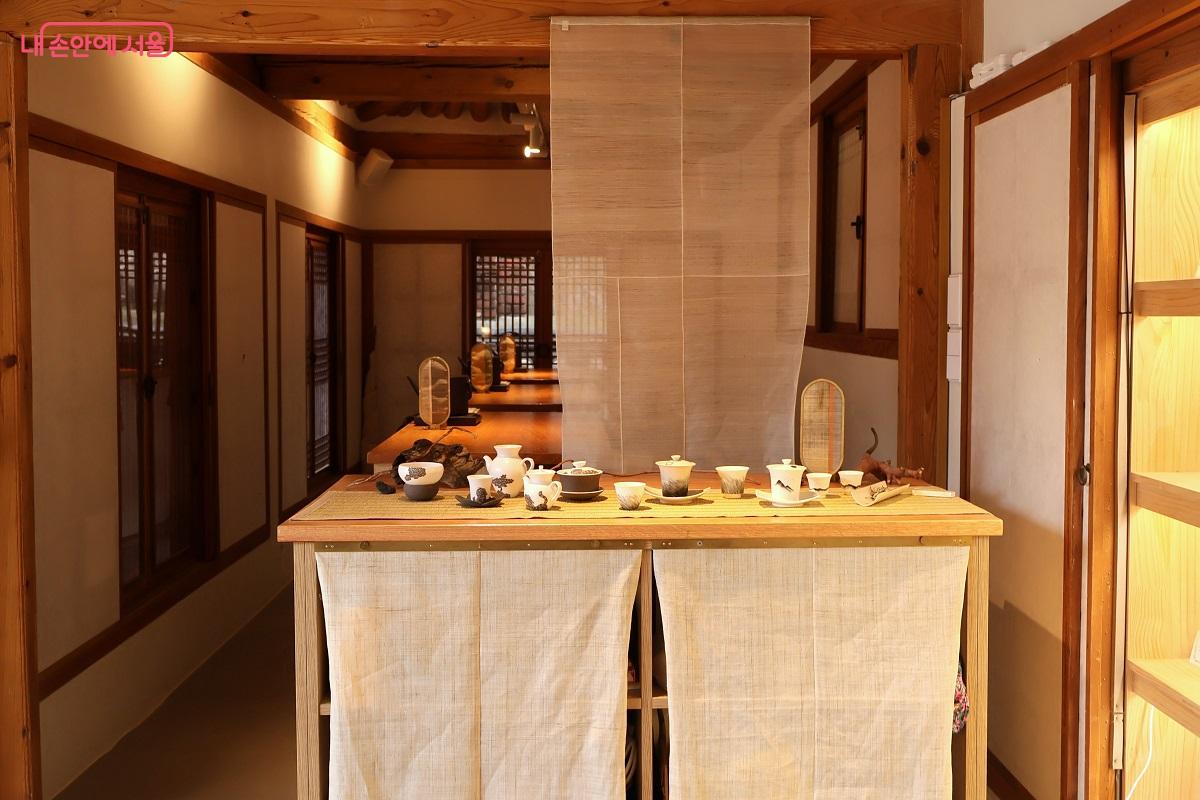 북촌라운지에서는 차 체험 프로그램 '우리가 몰랐던 한국차'가 열린다, 한국의 다양한 차를 맛 볼 수 있는 기회다. ©이봉덕 