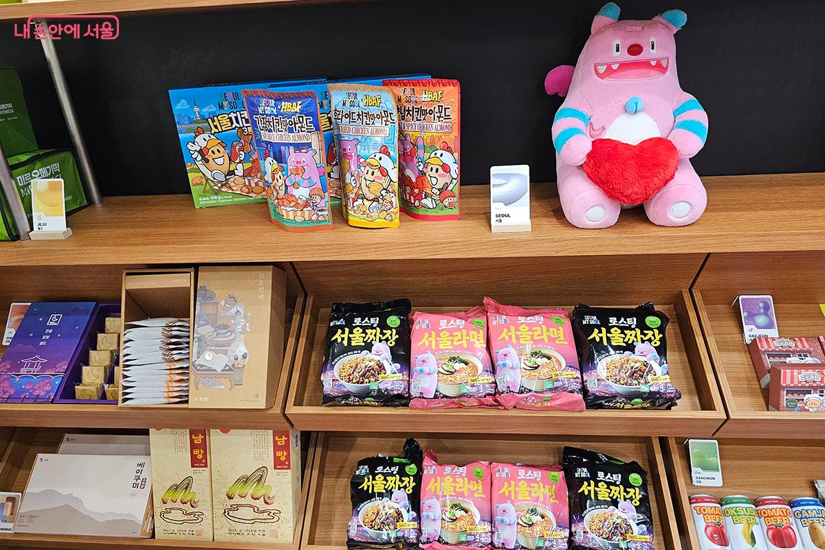 은은한 향기, 손끝의 감촉을 지나, 지역의 물건과 이야기가 모인 이 작은 '팔도미니마켓' ©이혜숙