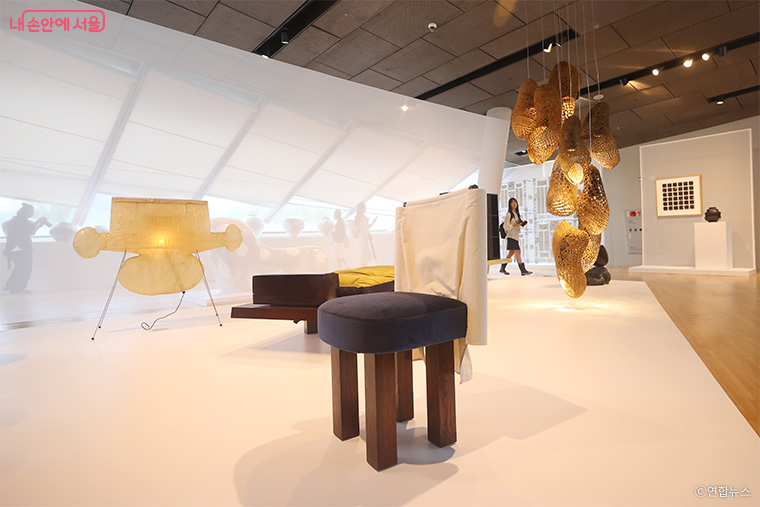 디자인마이애미 전시가 9월 14일까지 DDP에서 열린다.