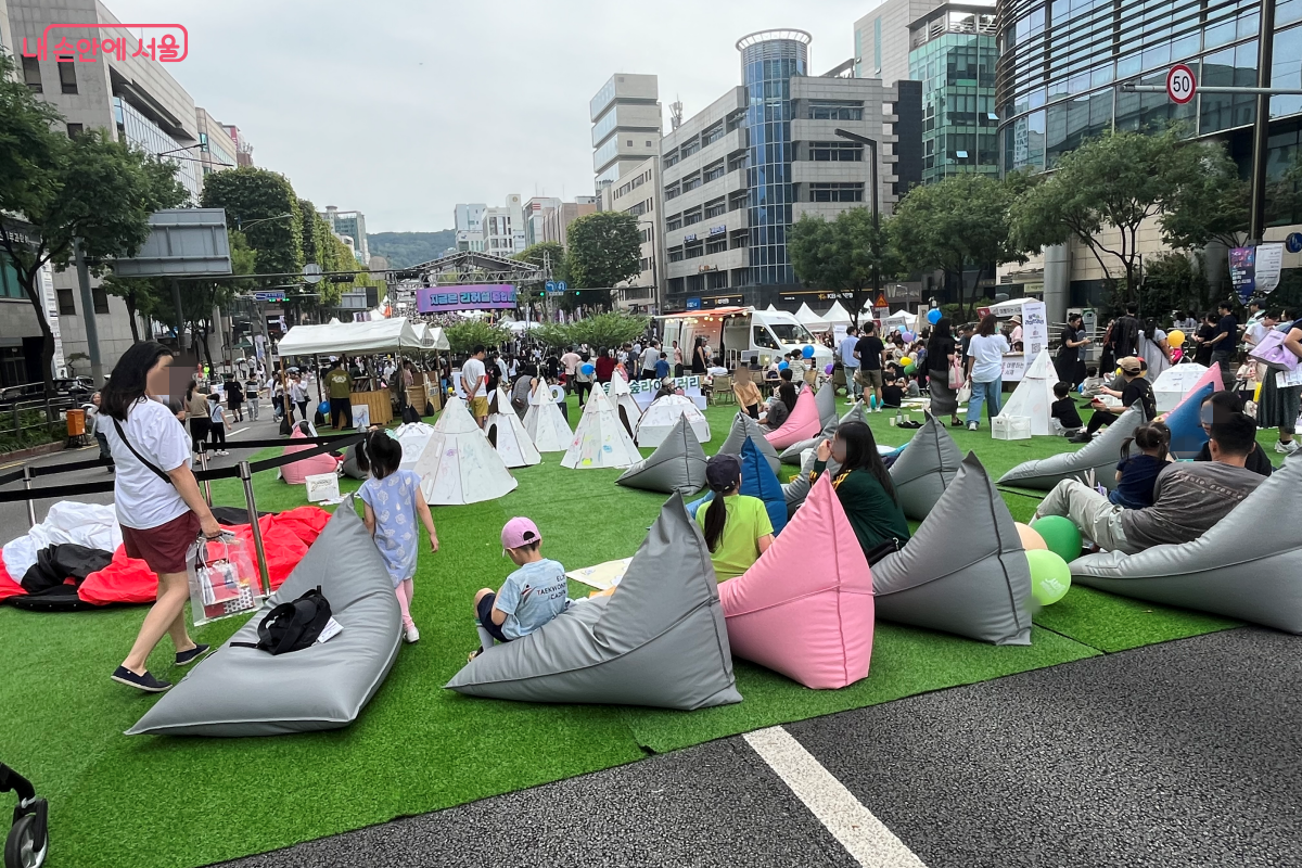 서초 책읽는 거리, ‘여행하는 서재’ ©김연희