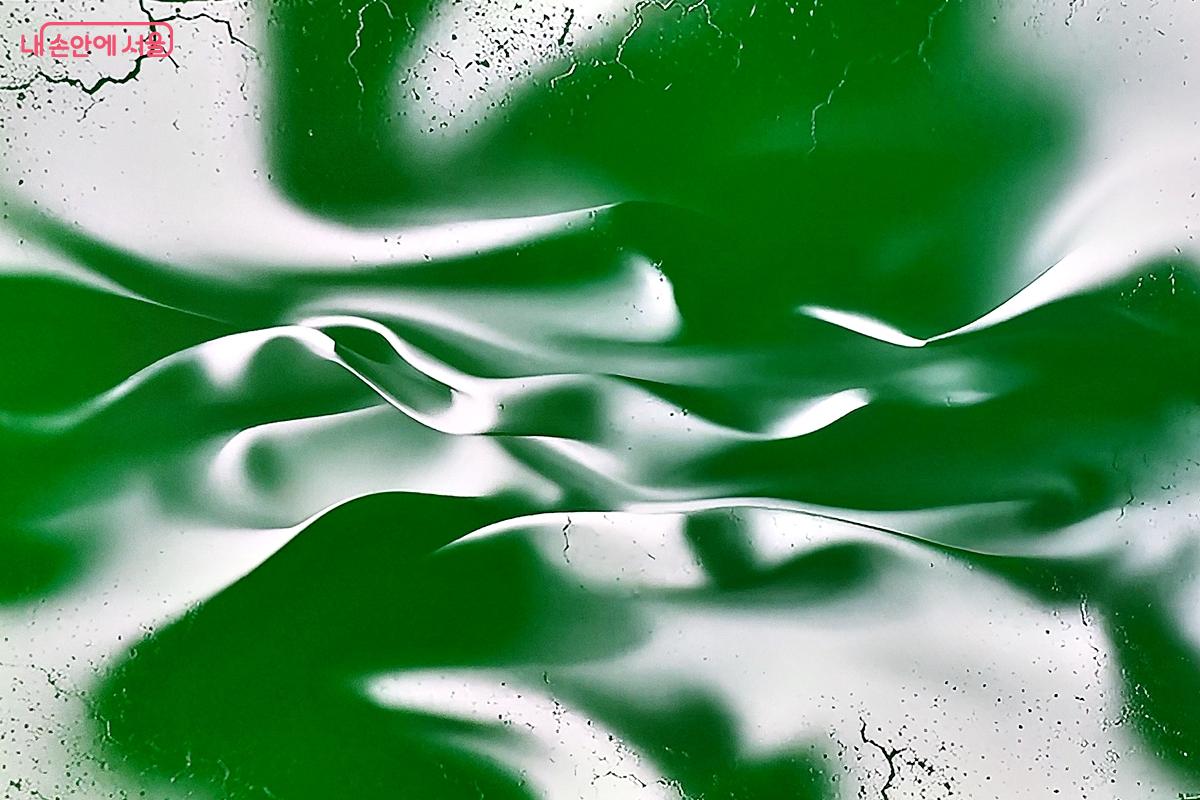 악필의 작품은 실험정신과 몰입감을 모두 잡은 인상적인 시도였다. ©정향선