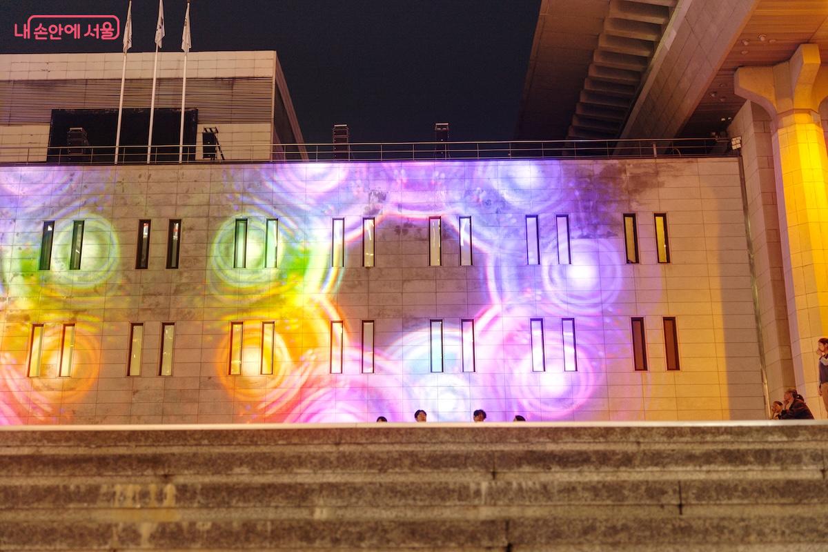2022년부터 지금까지 약 13회에 걸친 멋진 미디어아트를 계속해서 진행 중이다. &copy;임중빈