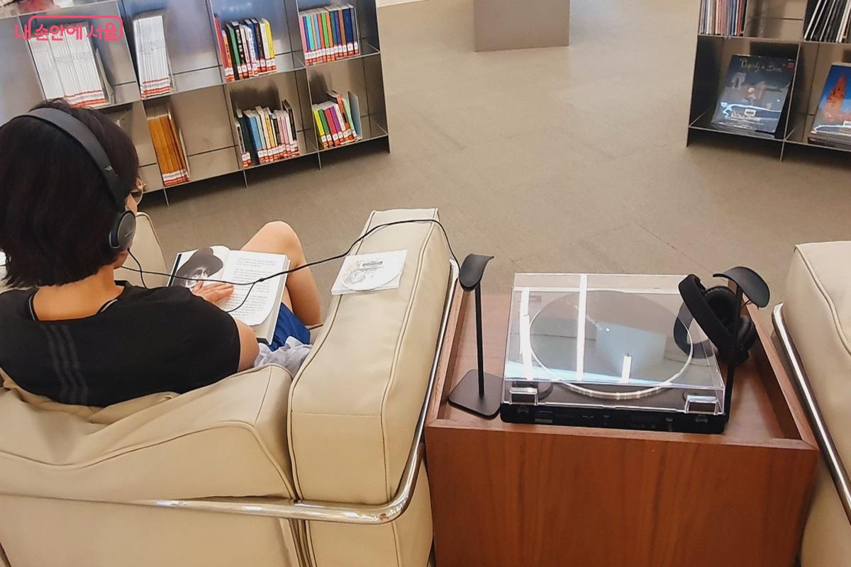 LP, CD로 음악감상이 가능한 소리곳 ©엄윤주