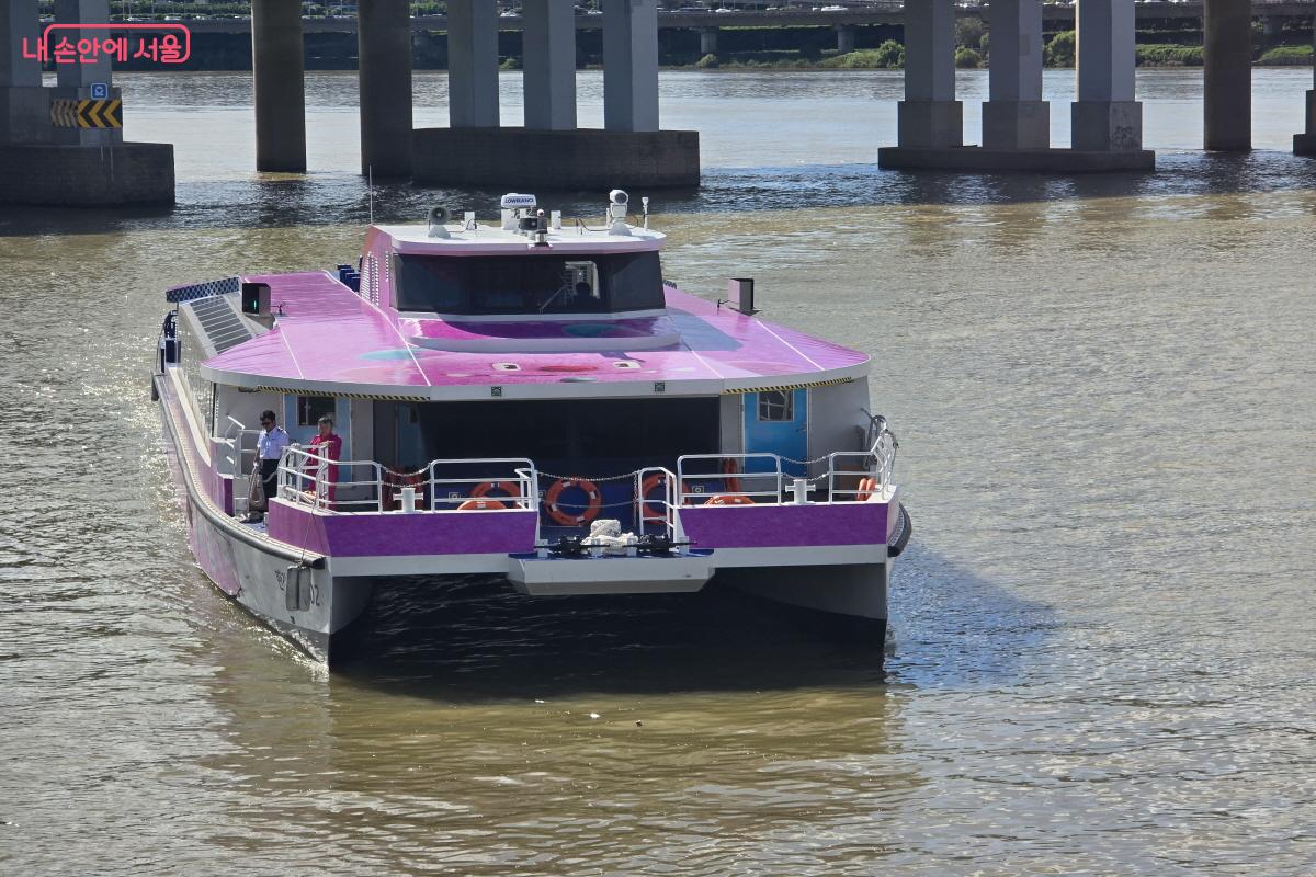 합리적인 요금과 친환경 선박이라 더 좋다. ⓒ조송연