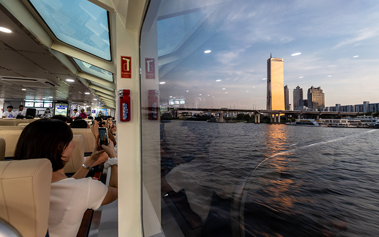 한강 못 잊어 '서울병'…외국인들 '서울 감성'에 푹 빠지다