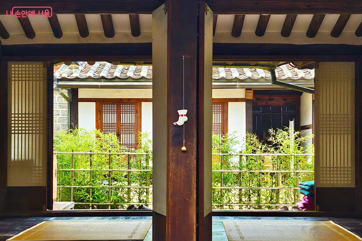 북촌문화센터를 장식한 '균형과 절제의 장치, 취병' ©이정민