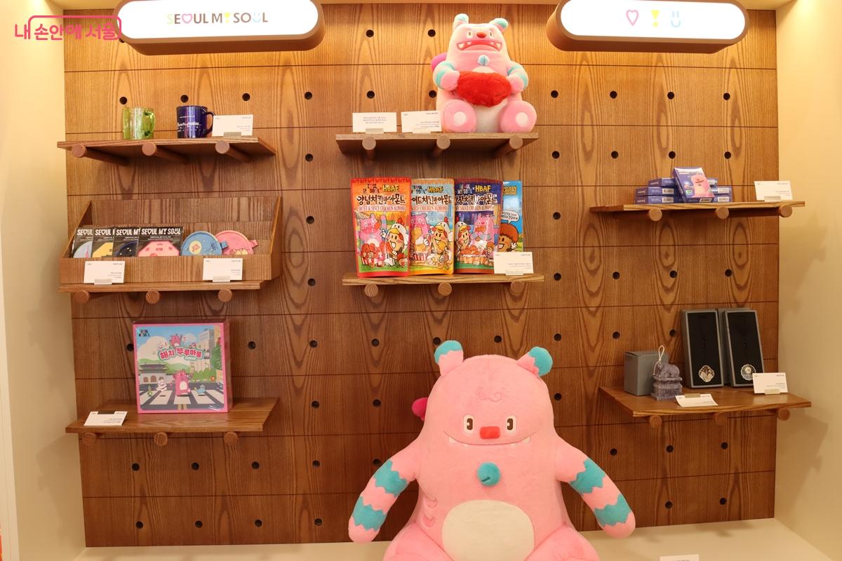 해치를 비롯한 서울 대표 캐릭터들이 눈길을 끈다. ©정향선