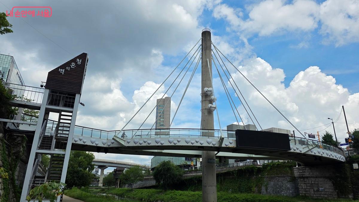 청계천과 정릉천 두 물줄기가 만나는 데서 이름이 유래한 두물다리 ©최용수