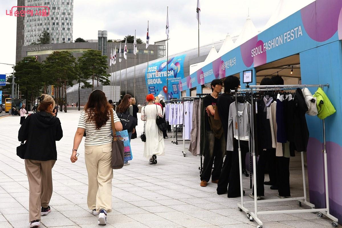 합리적인 가격대의 국내 생산 제품들이 선보였다. ©이봉덕