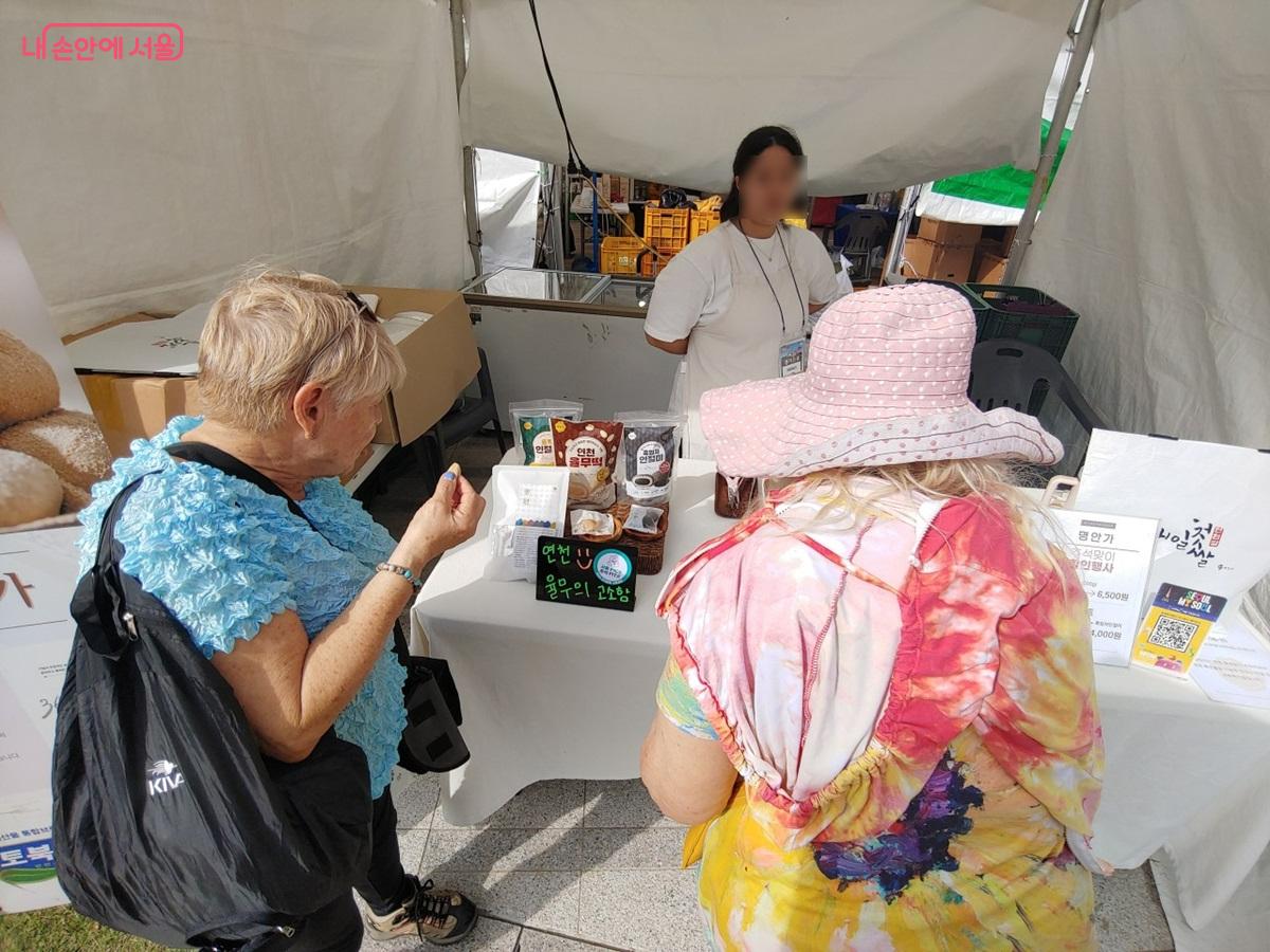 전통 떡 시식코너 ©김병규 