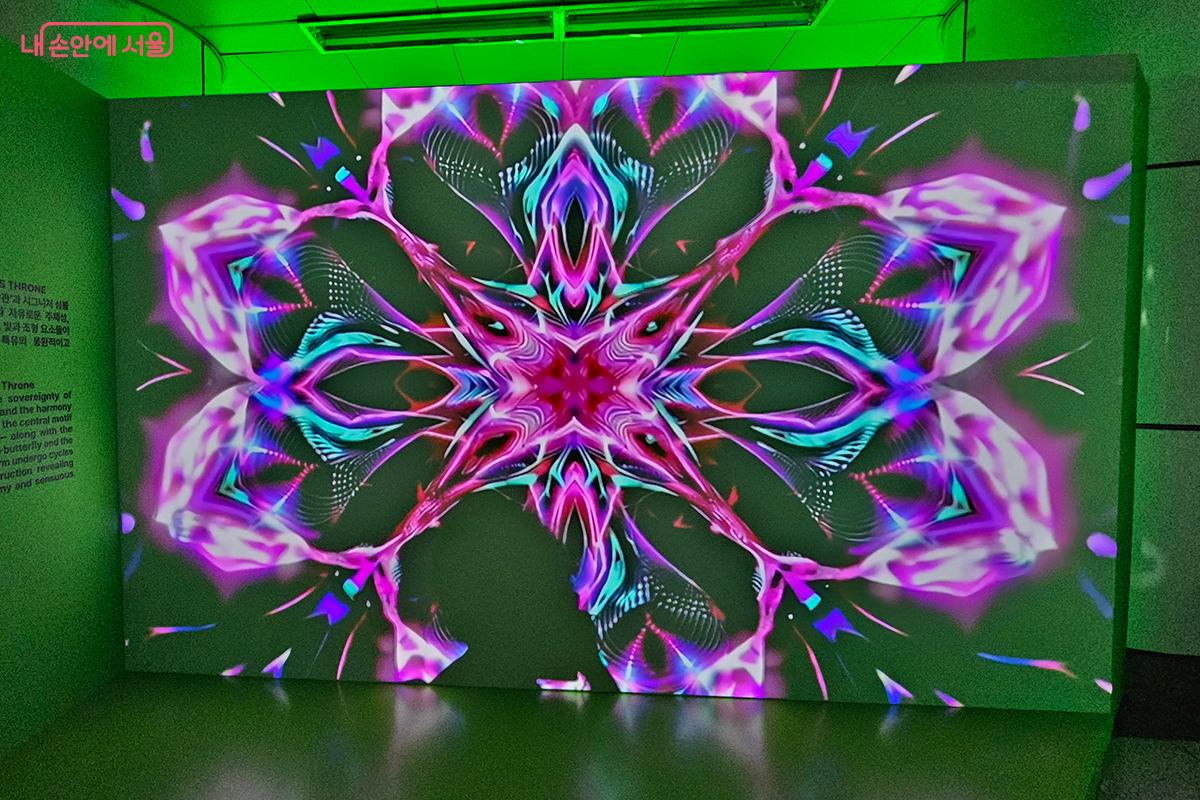 김민경 디자이너의 작품은 뛰어난 상상력과 순수함, 성숙함이 조화를 이룬다. ©이혜숙