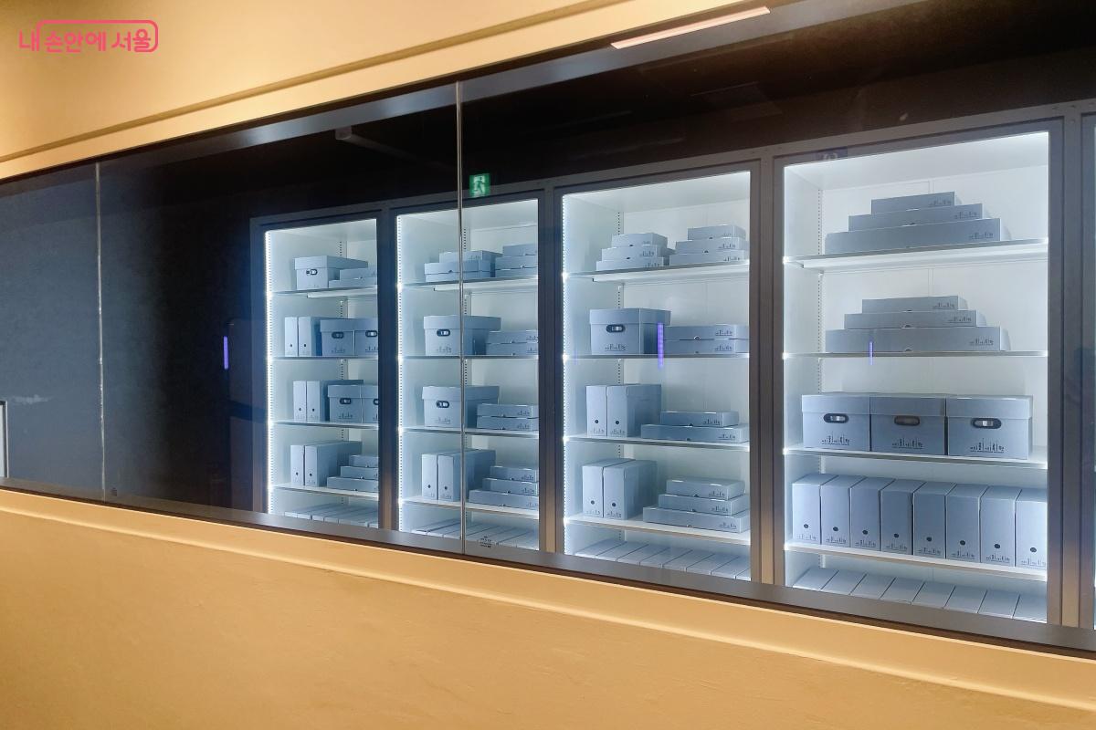 온도, 습도, 공기질 등을 체크해 안전하게 관리하고 있다. &copy;노윤지