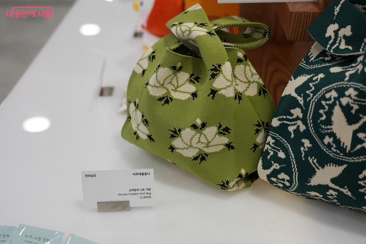 ‘팔도보석 상점’에서는 각 지역의 다채로운 대표 상품도 만날 수 있다. ©우현희