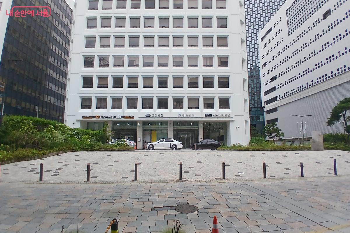 삼일독립선언 유적지의 모습. 넓은 광장 같다. &copy;유지민