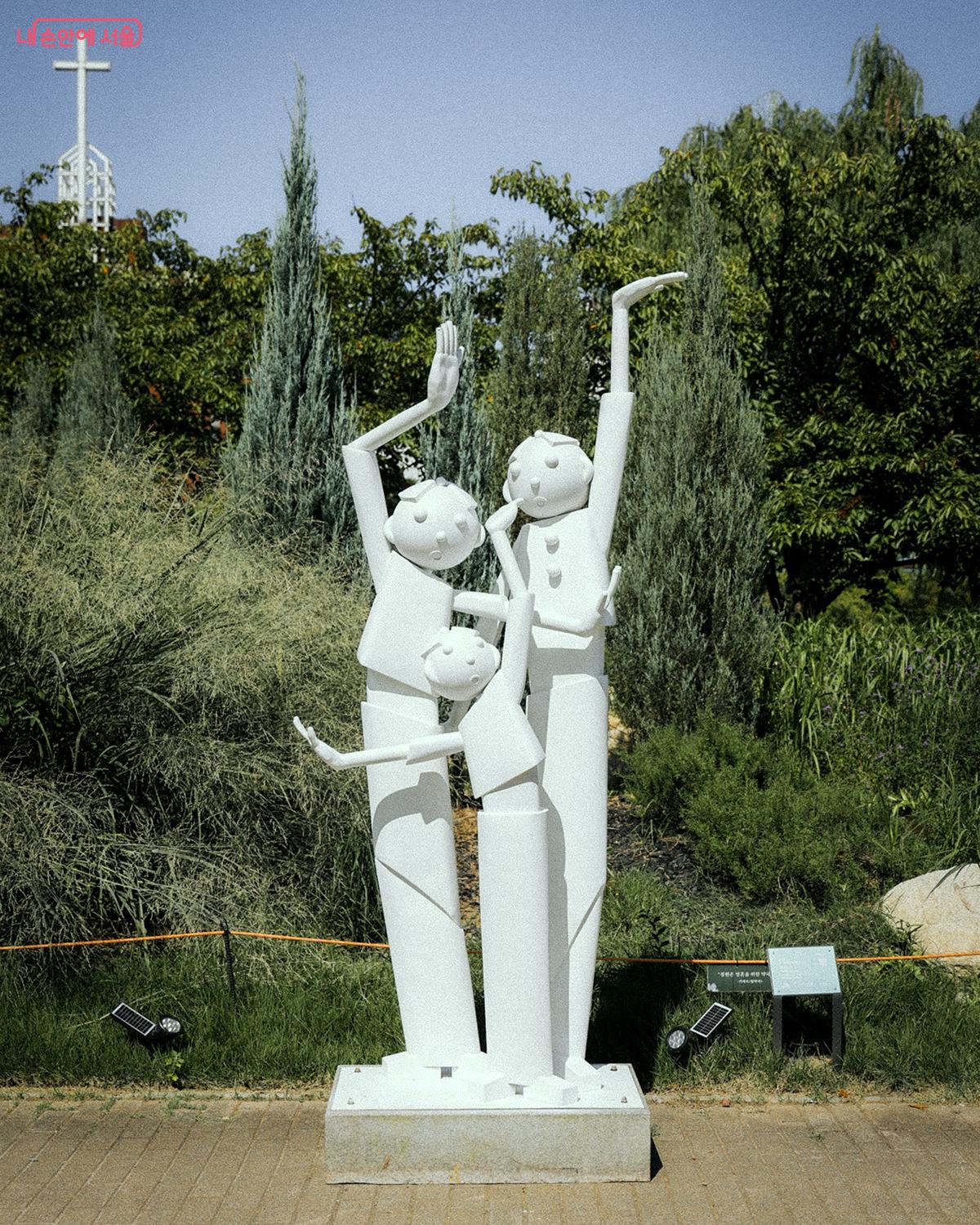 정기웅 작가의 <가족 하모니> ©김아름