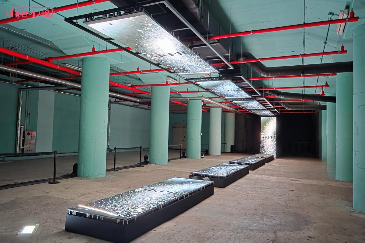 AI, 패션, 빛, 소리가 결합된 오디오-비주얼 퍼포먼스 &copy;김미선