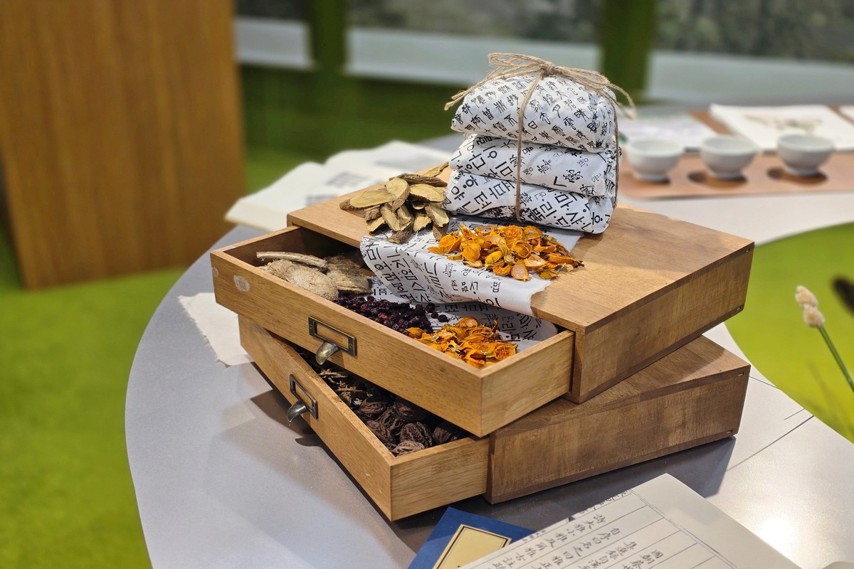 콘텐츠가 이끄는 K-관광! 외국인 친구에게 추천하는 서울 굿즈샵 2곳