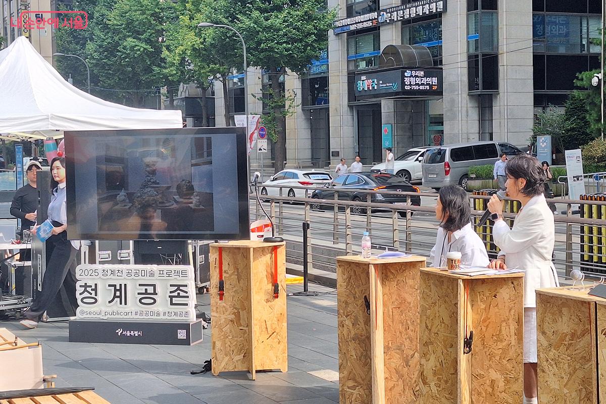 &lsquo;그곳에 있었다_청계천 2025&rsquo;를 선보인 이수경 작가 &copy;백승훈