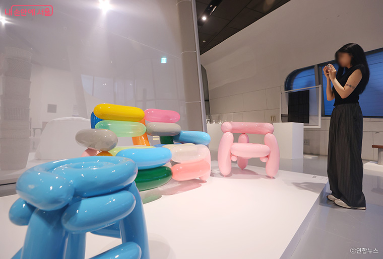 16개 국내외 갤러리와 71명의 디자이너가 참여한다.