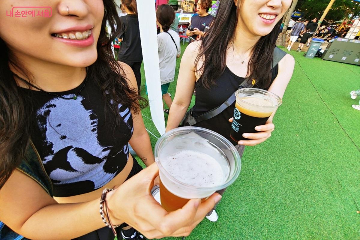 &lsquo;노원수제맥주축제&rsquo;에서 시원한 맥주를 즐길 수 있었다. &copy;김병규