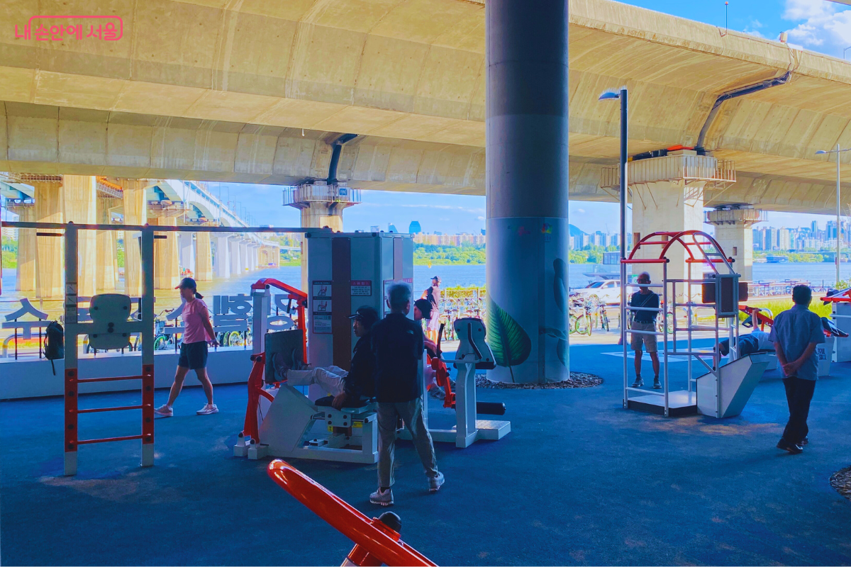 한강의 아름다운 풍경을 감상하며 운동할 수 있어 운동의 즐거움을 더한다. ©양정화