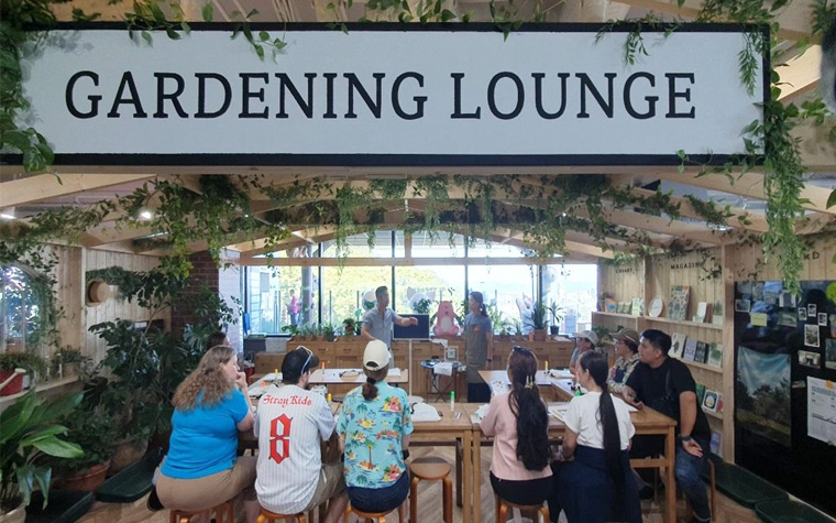 외국인 관광객도 서울 들꽃에 반했네…남산 '가드닝라운지'