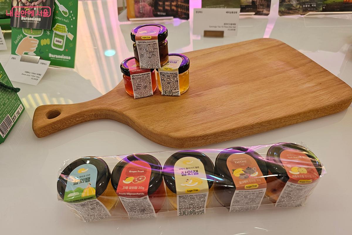 다섯 가지 맛이 만드는 다채로운 선율처럼, 삶의 매 순간이 고유한 달콤함과 생기를 담아내는 아름다운 여정으로 펼쳐진다. ©이혜숙