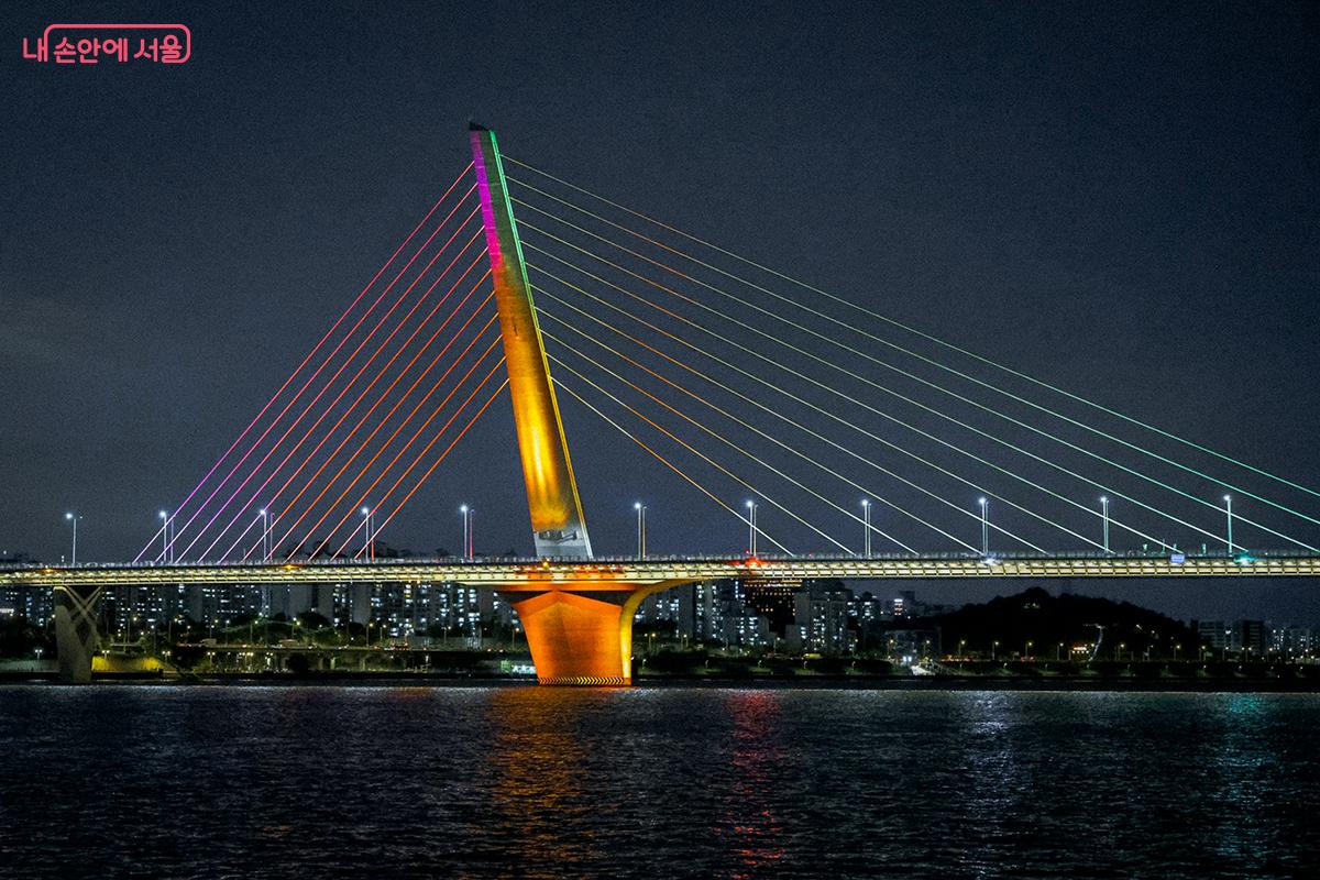월드컵대교 야경을 보는 건 처음인데 무척 아름다웠다. ©김아름