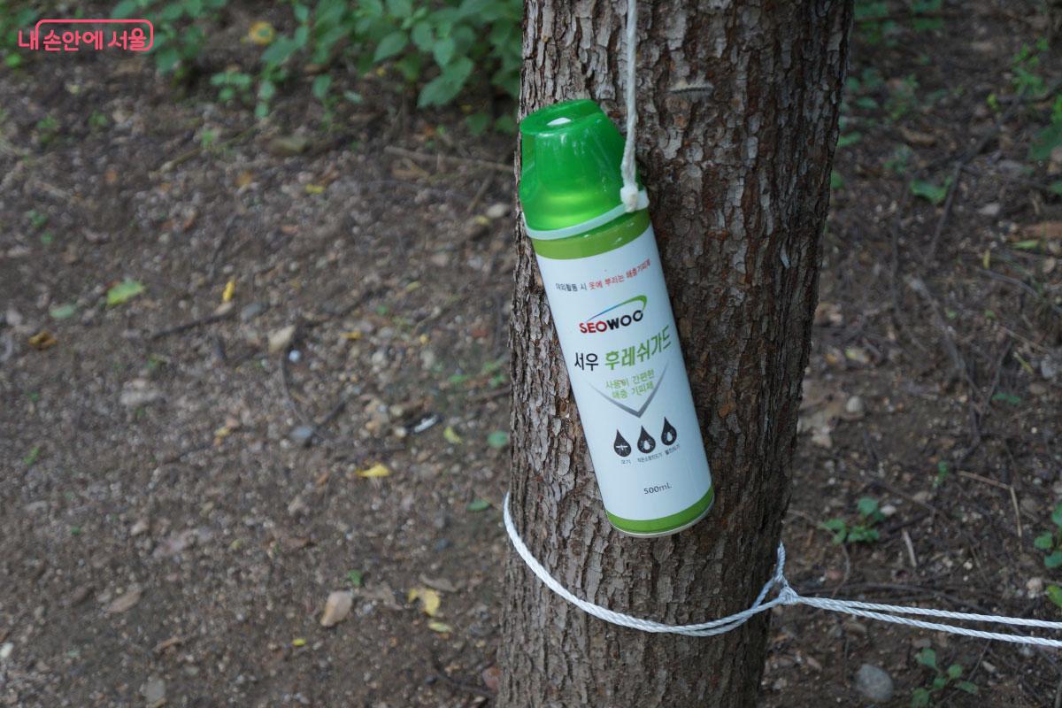 곳곳에 모기기피제가 구비되어 있다. ©홍혜수 