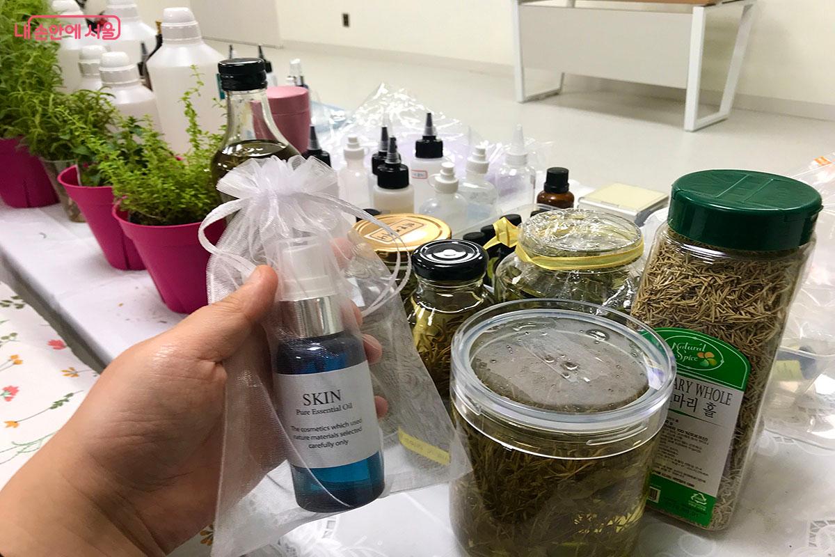 '매력텃밭정원: 예뻐지는 허브 레시피' 체험 프로그램에 참여해 만든 스킨 ©이정민