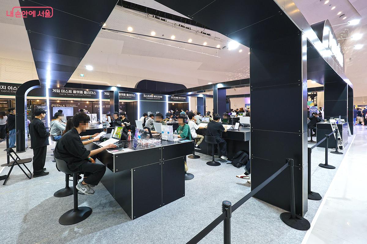 15개의 인디게임사와 10개의 글로벌 인디게임사가 참여한 '플레이존(PLAY ZONE)' &copy;김주연