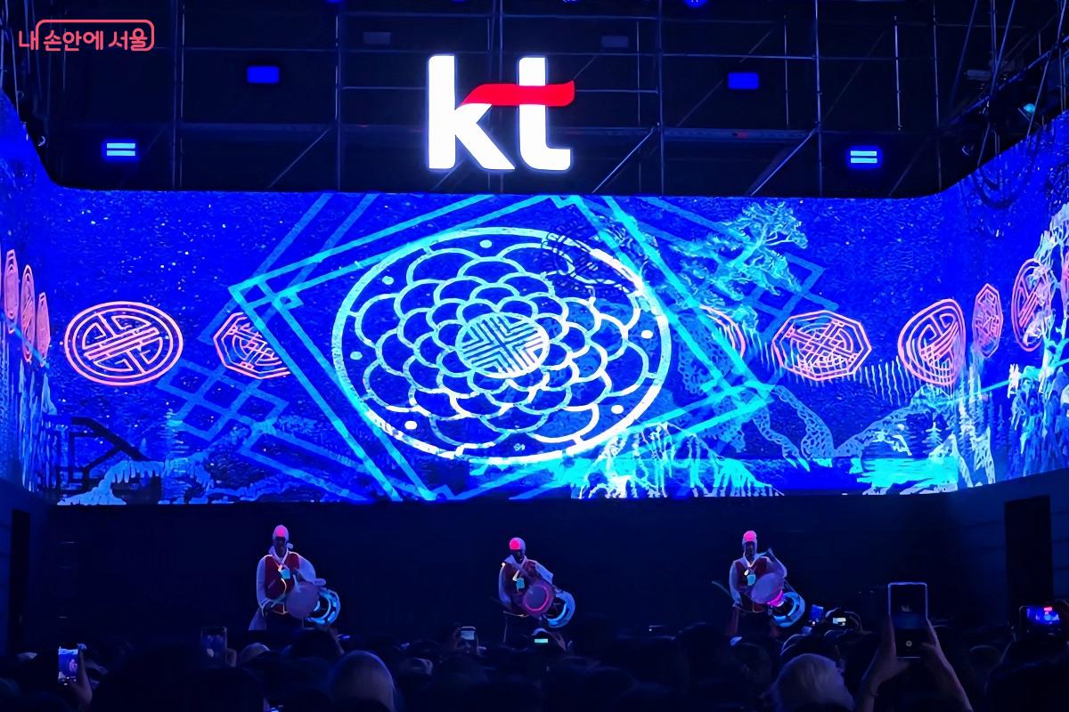 풍물패 '청음'의 신명나는 전통음악 공연 &copy;김범석