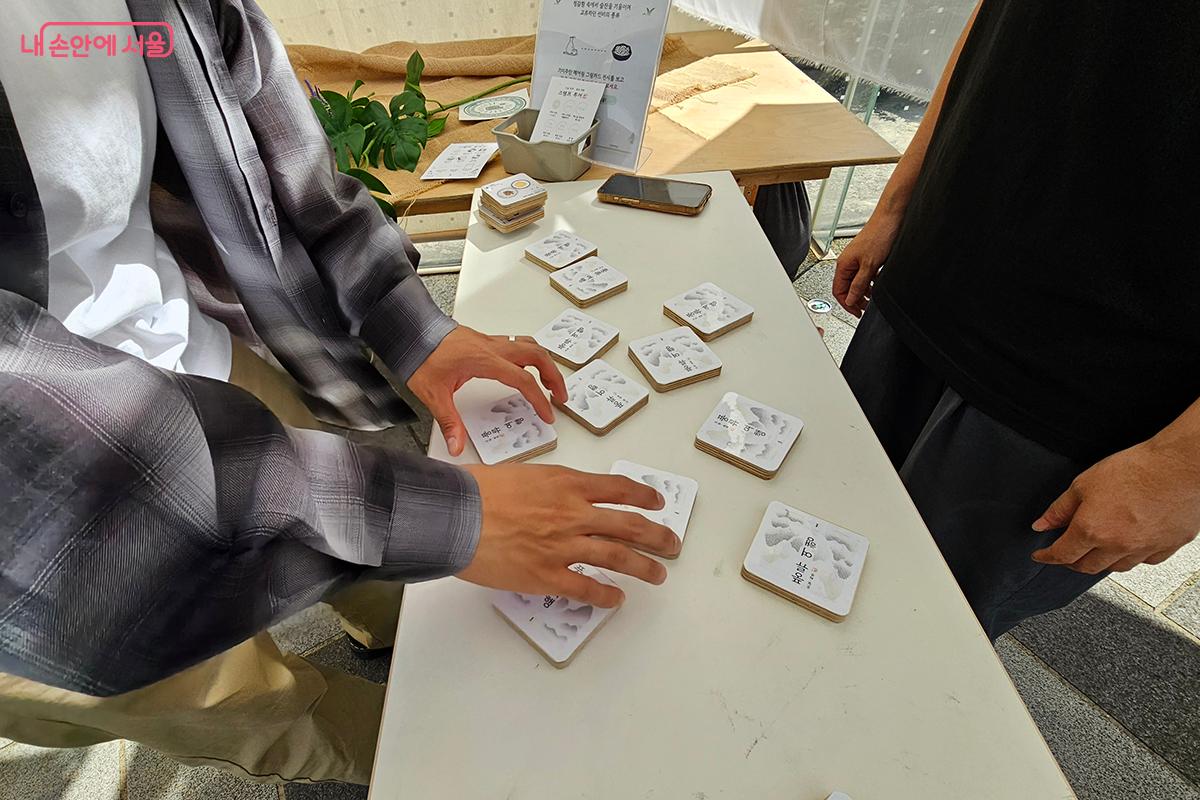 공예방은 다양한 공예 활동을 체험하고 자신만의 작품을 창작할 수 있는 특별한 공간이다. ©이혜숙