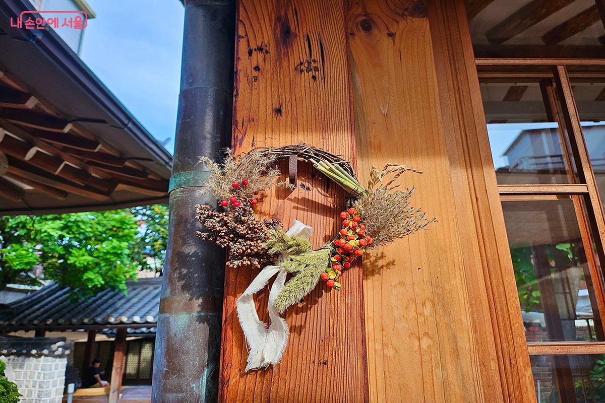 가을의 수확물로 만드는 '올게심니 리스' ©이정민