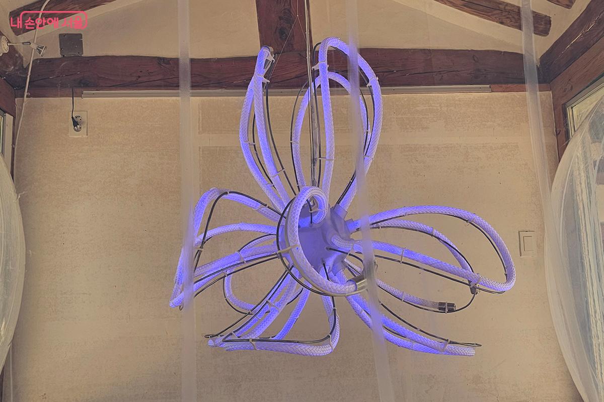 서울의 과거·현재·미래를 담은 생명력 있는 조형물이다. ©백승훈