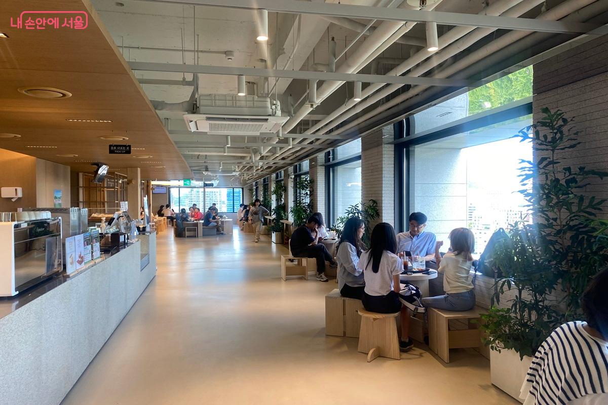 정동전망대 카페 다락 ©이근석