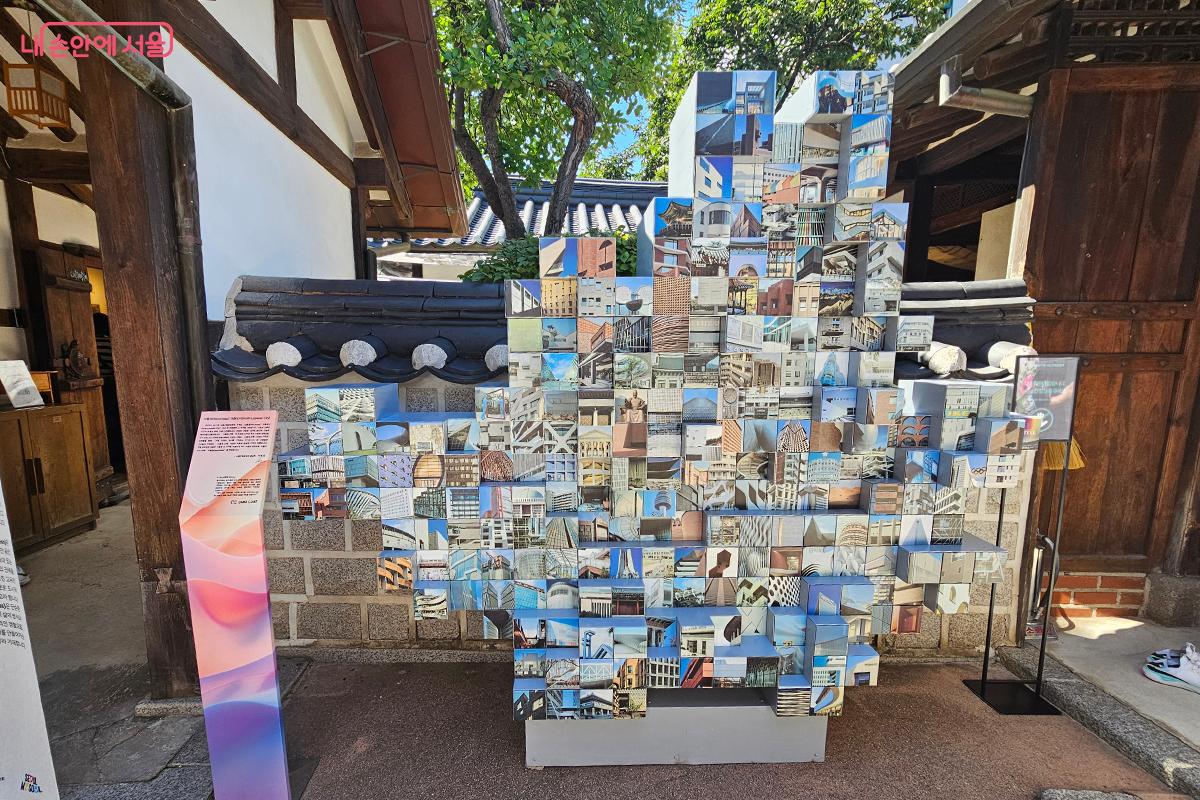 ‘서울성 : 다층도시’를 주제로 본 조형물은 그 주제를 대변한다. ©백승훈