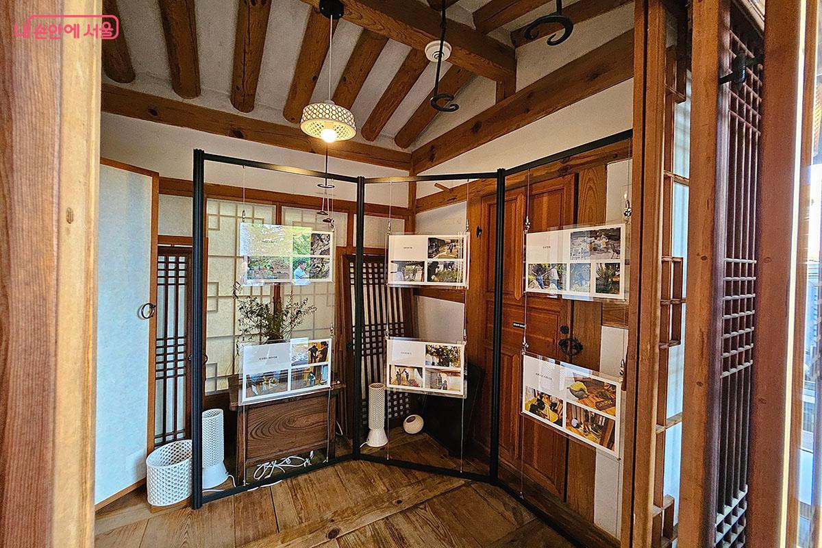 북촌라운지에서 진행하고 있는 월하랑과 파시트의 ‘정원가는 작업 중’ 전시 ©이정민