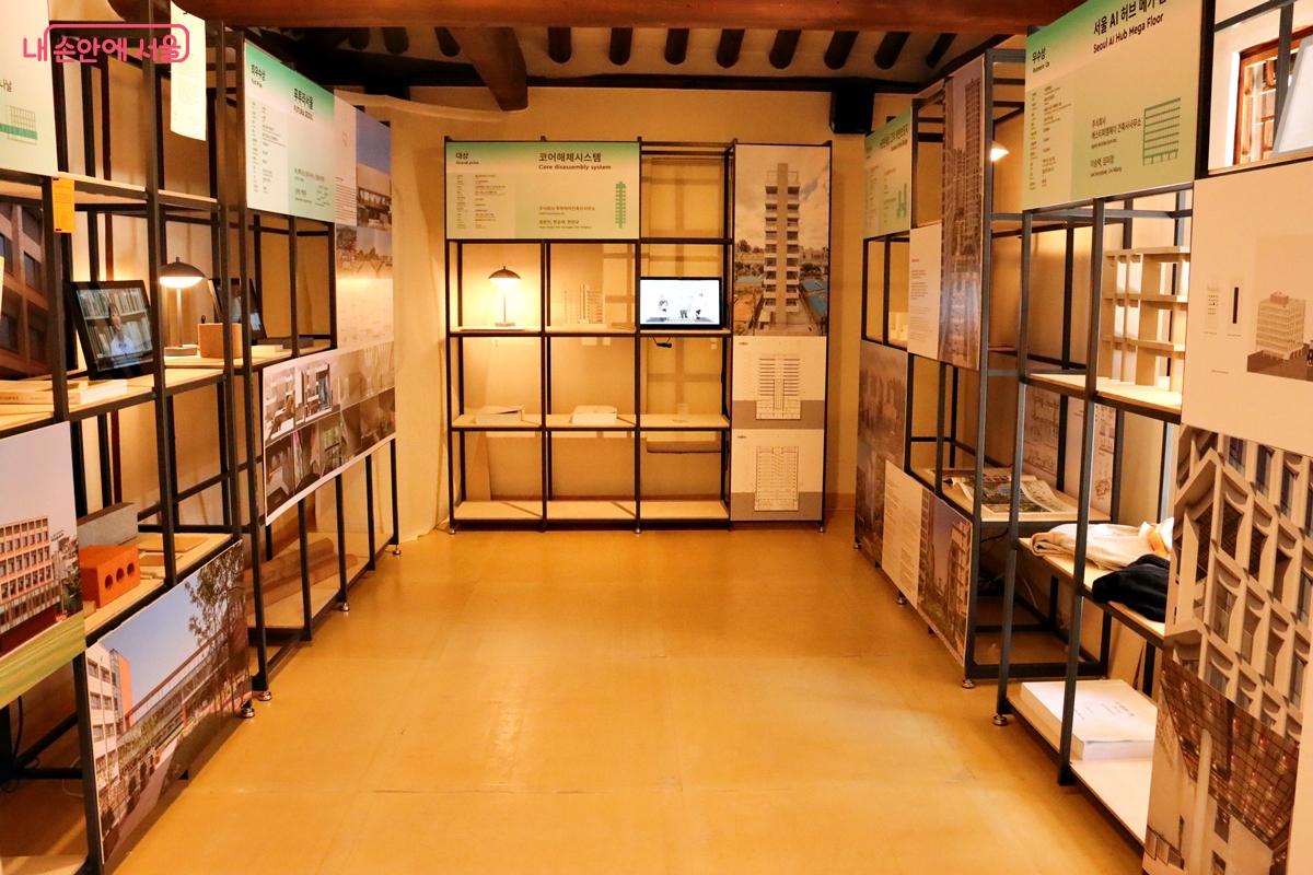 대상1, 최우수2, 우수4, 신진건축상1 모두 8작품이 전시되어 있다. &copy;정향선