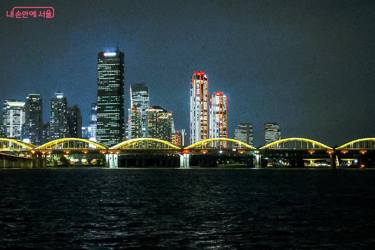 익숙한 풍경들도 한강버스에서 바라보니 색다르다. ©김아름