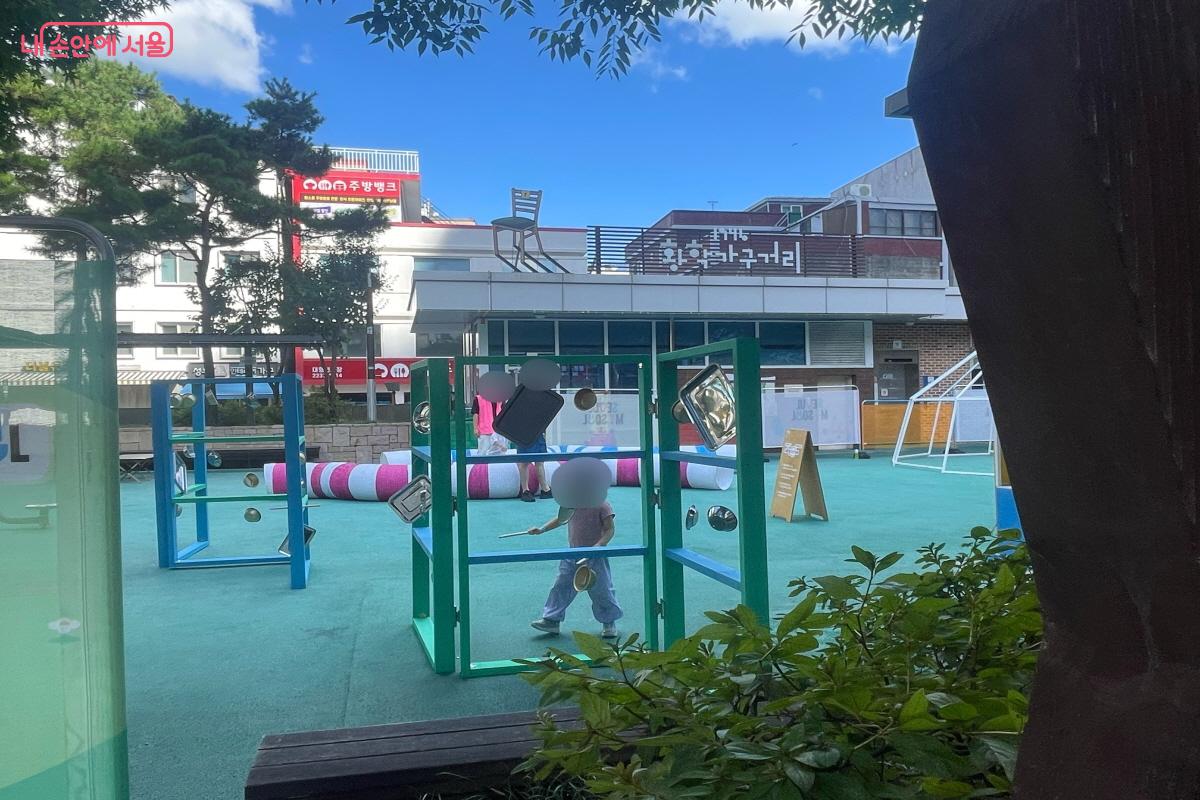 &lsquo;여기저기 서울형 키즈카페&rsquo;를 찾은 아이가 즐거운 시간을 보내고 있다. ⓒ이정민