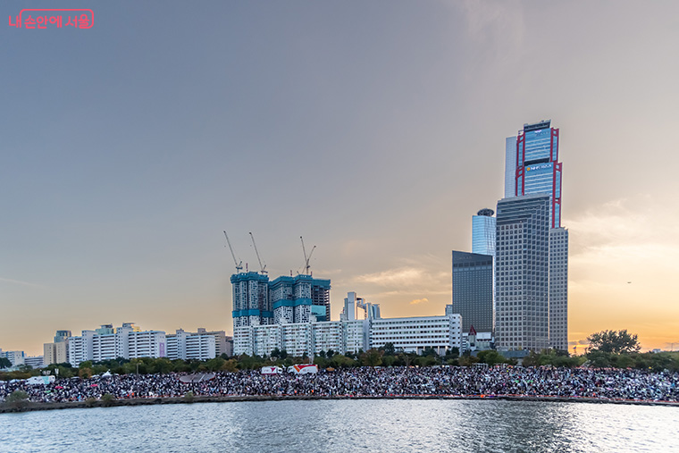 여의도에는 자립준비청년 등 200명을 위한 별도의 특별 초청석을 운영한다.