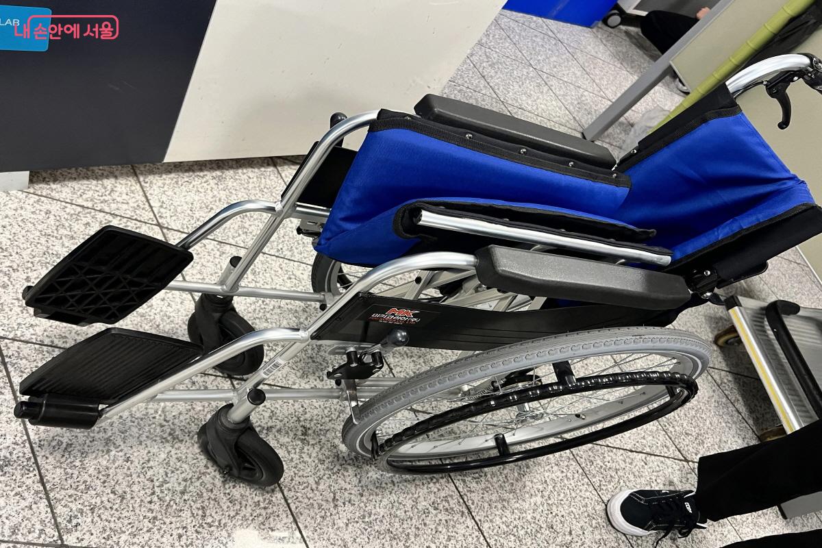 서울시 산하 문화 기관에는 현장 사용이 가능한 휠체어를 구비하고 있다. ©박지영