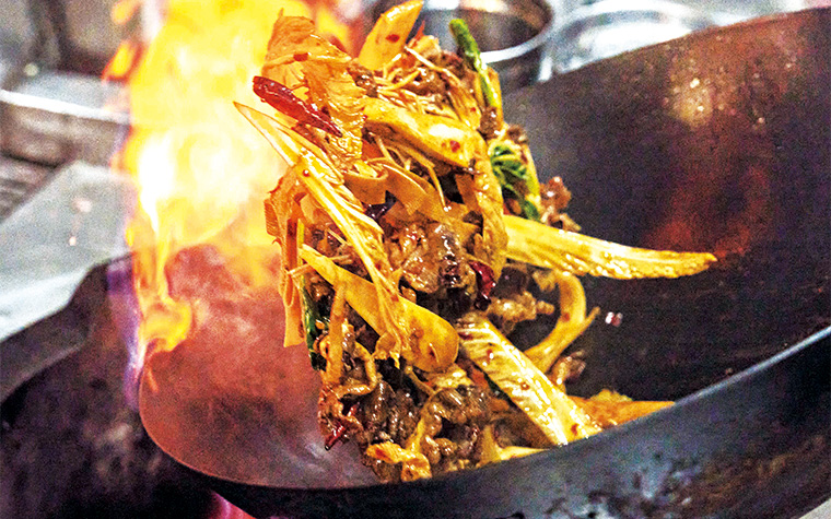 명절 뒤 땡기는 매운맛! 서울의 맛과 결합한 '사천요리'