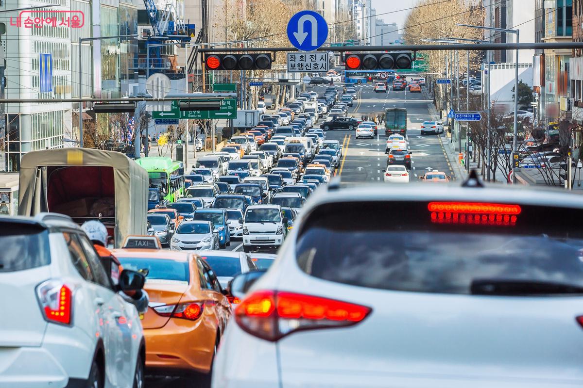 복잡한 도심교통 ©강남구청