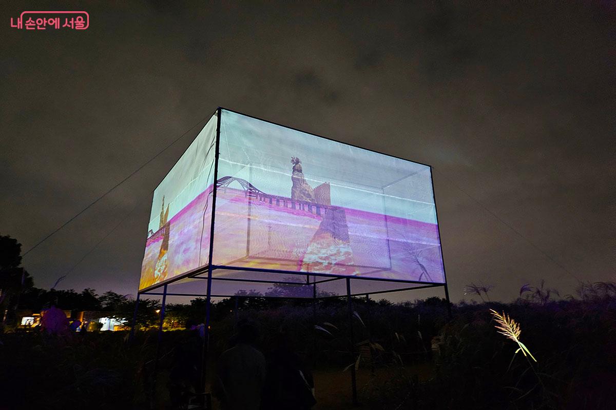 작가 4명의 작품이 상영되는 ‘미디어아트 파빌리온 2025’ ©이정민