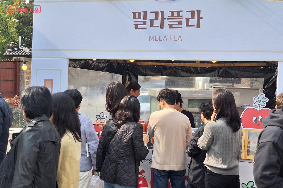 '밀라플라'는 경북 영주에서 사과를 이용해 특색 있는 커피와 음료를 만들고 있다. ©백승훈