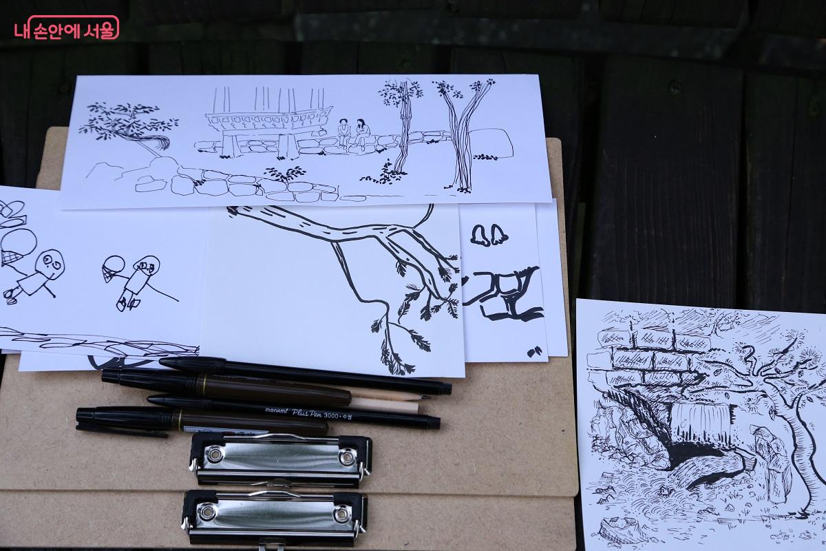 시민들이 수성동 계곡을 그림으로 표현한 작품들 ©허혜정