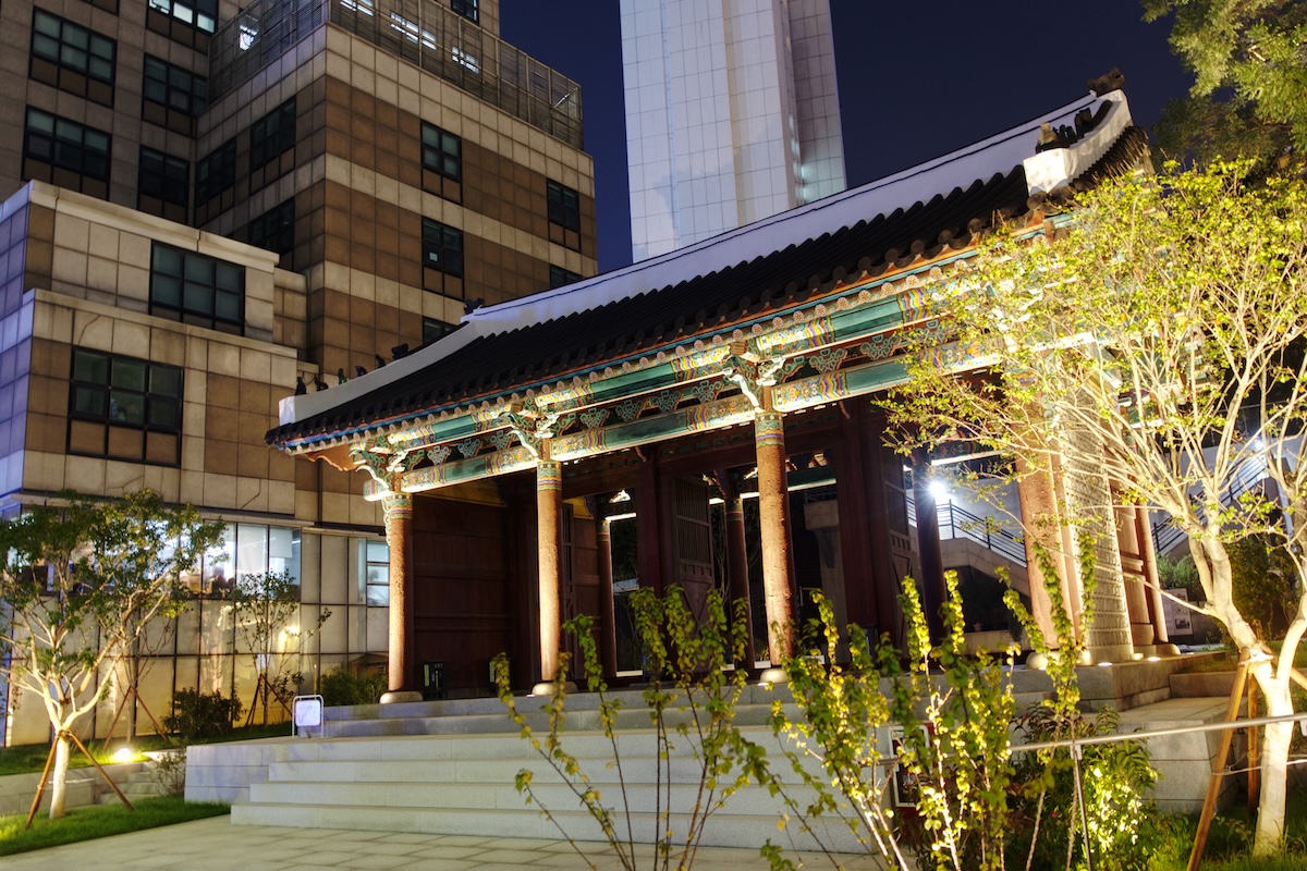 활짝! 담장 없앤 환구단, 24시간 열린 공간으로 더 가까이~